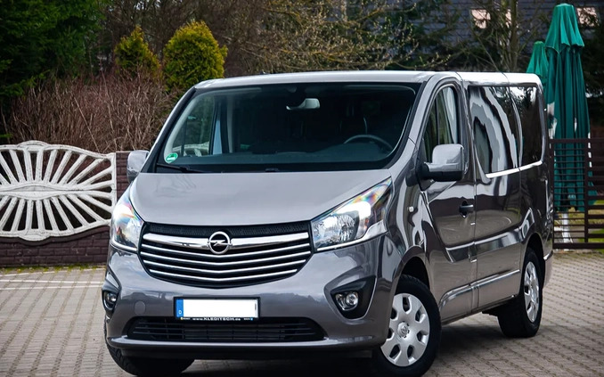 Opel Vivaro cena 66990 przebieg: 236000, rok produkcji 2018 z Korfantów małe 781